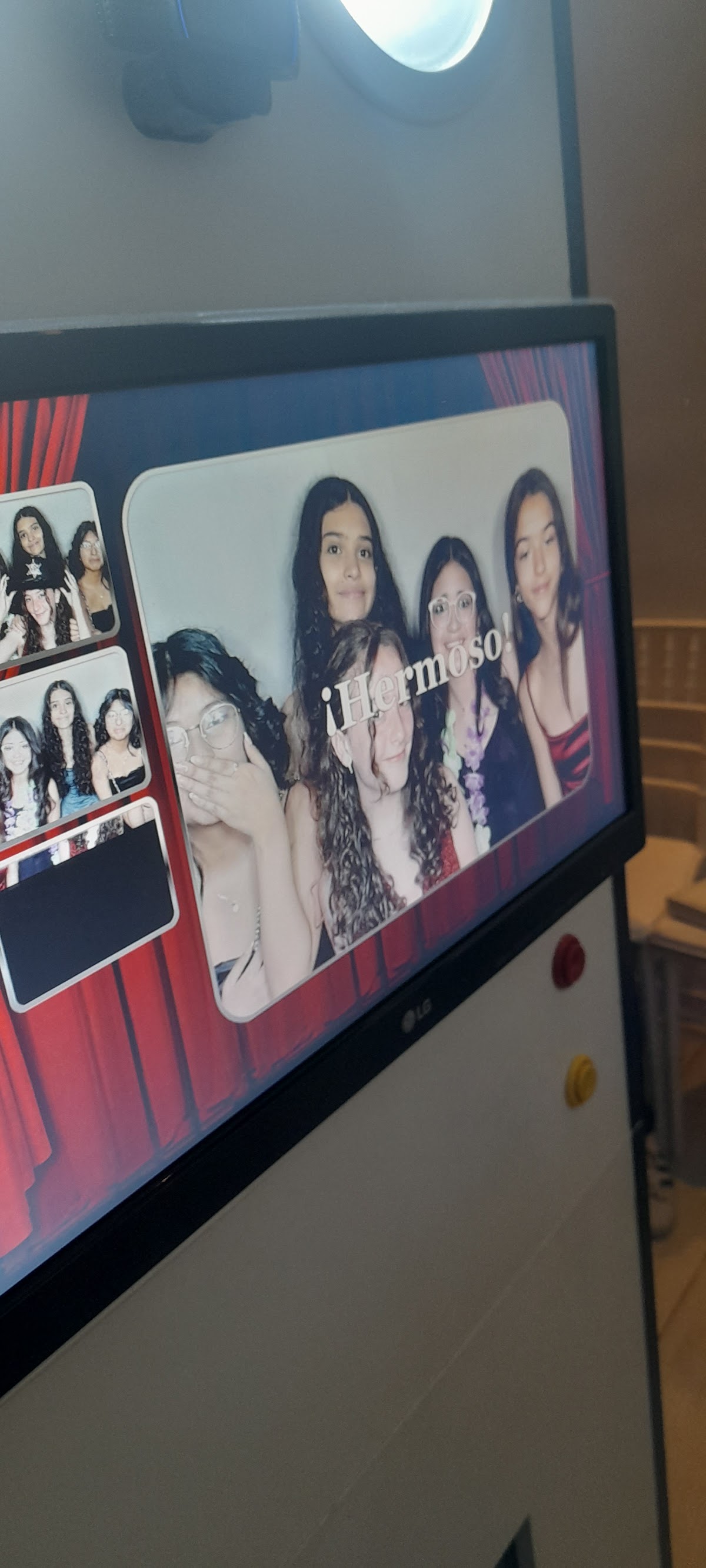 Tiras de fotos impresas al instante por PABELU EVENTOS en un cumpleaños